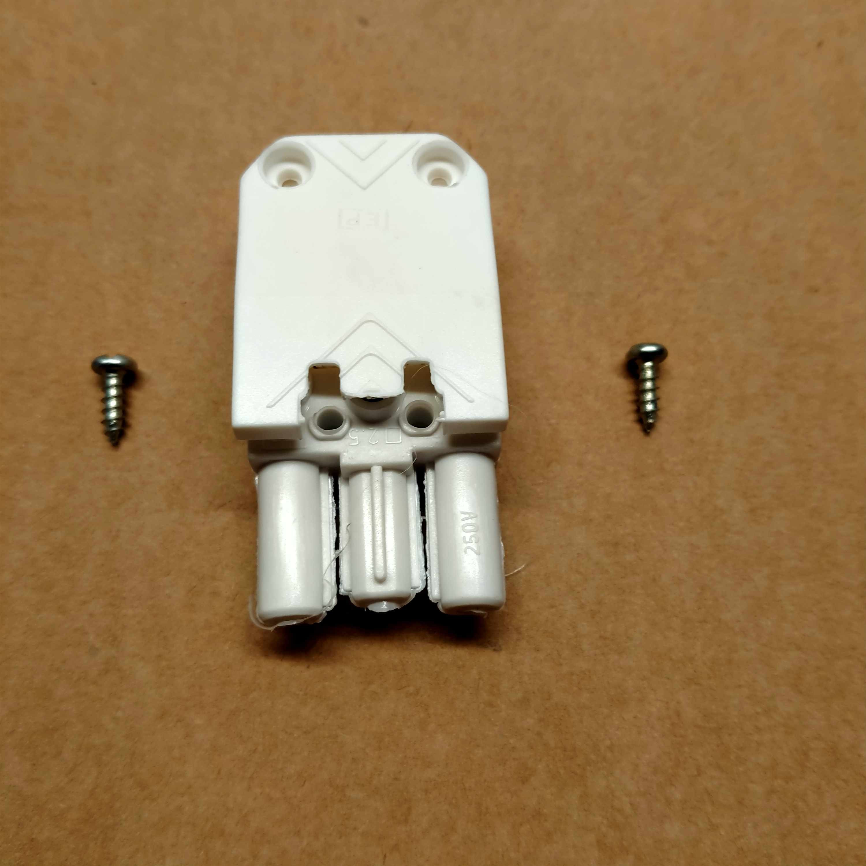 Fiche male blanche 3 poles pour moteur vanne 4 voies Peltec