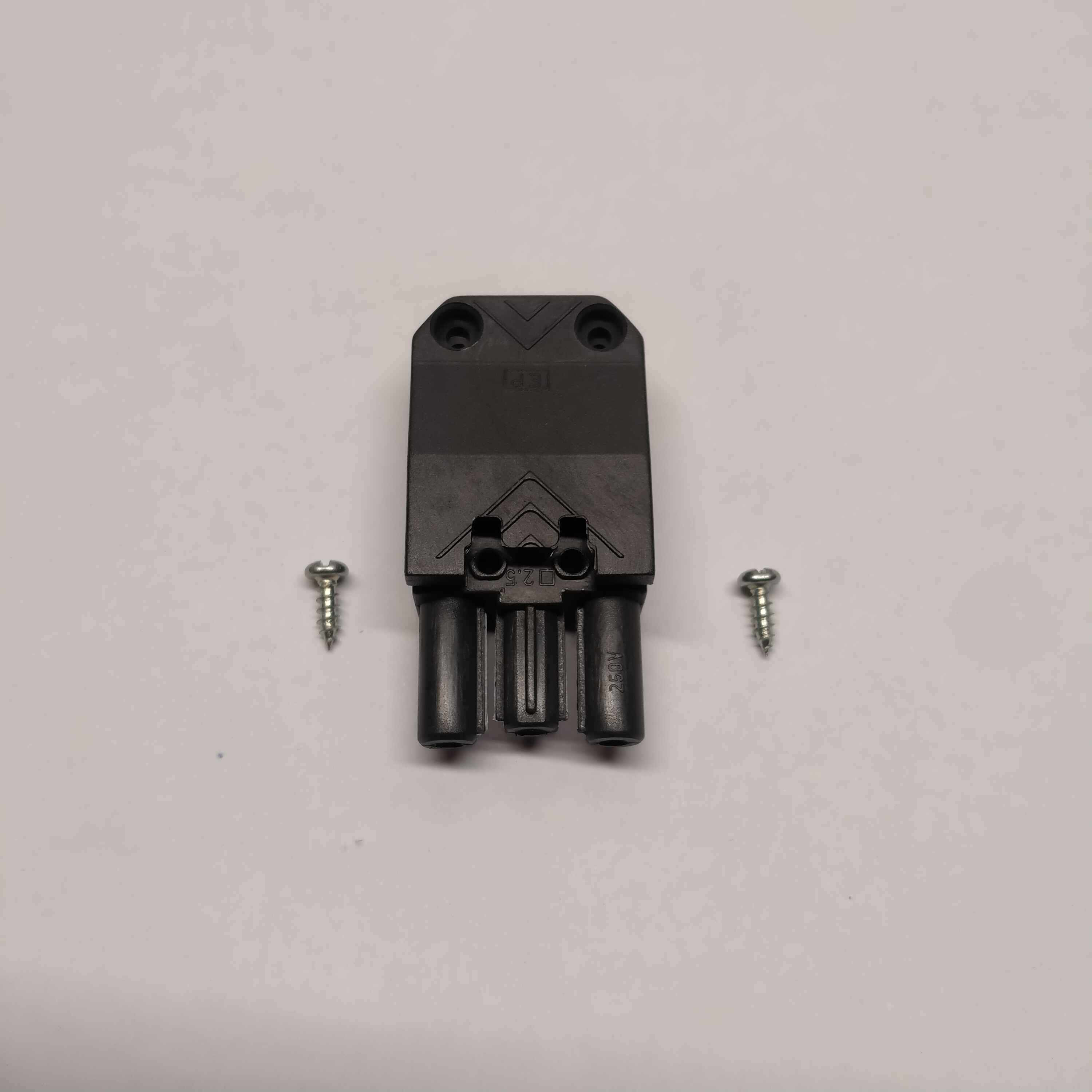 Fiche male noire 3 poles pour moteur alimentation pellets Peltec