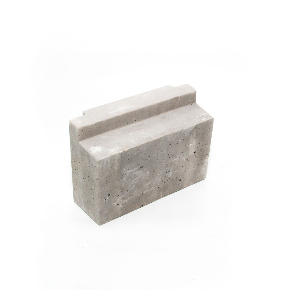 Refractaire derrière insert